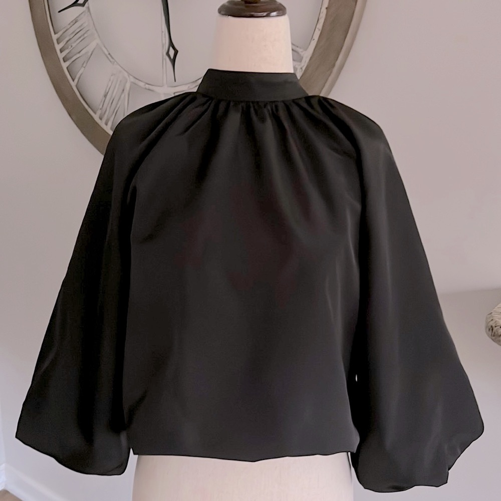 *NWT* Worthington Elegant Balloon Sleeve Blouse. Size XS. Color: Black